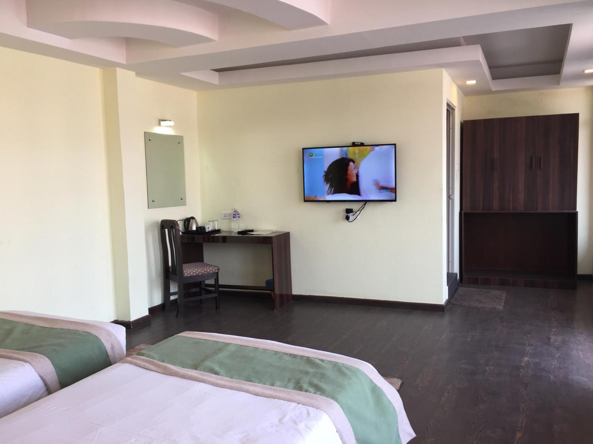 Hotel Serenity Kathmandu Esterno foto