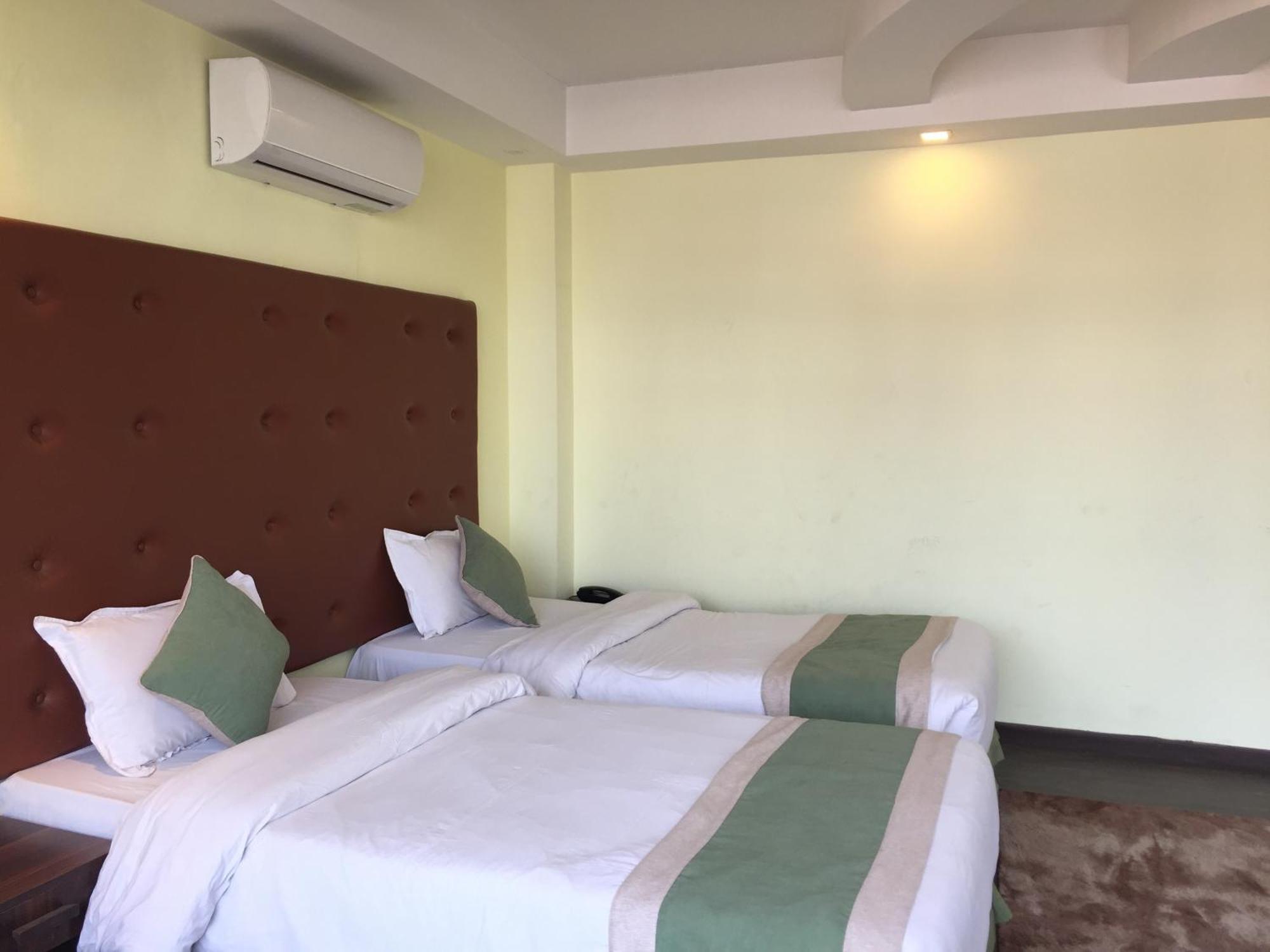 Hotel Serenity Kathmandu Esterno foto