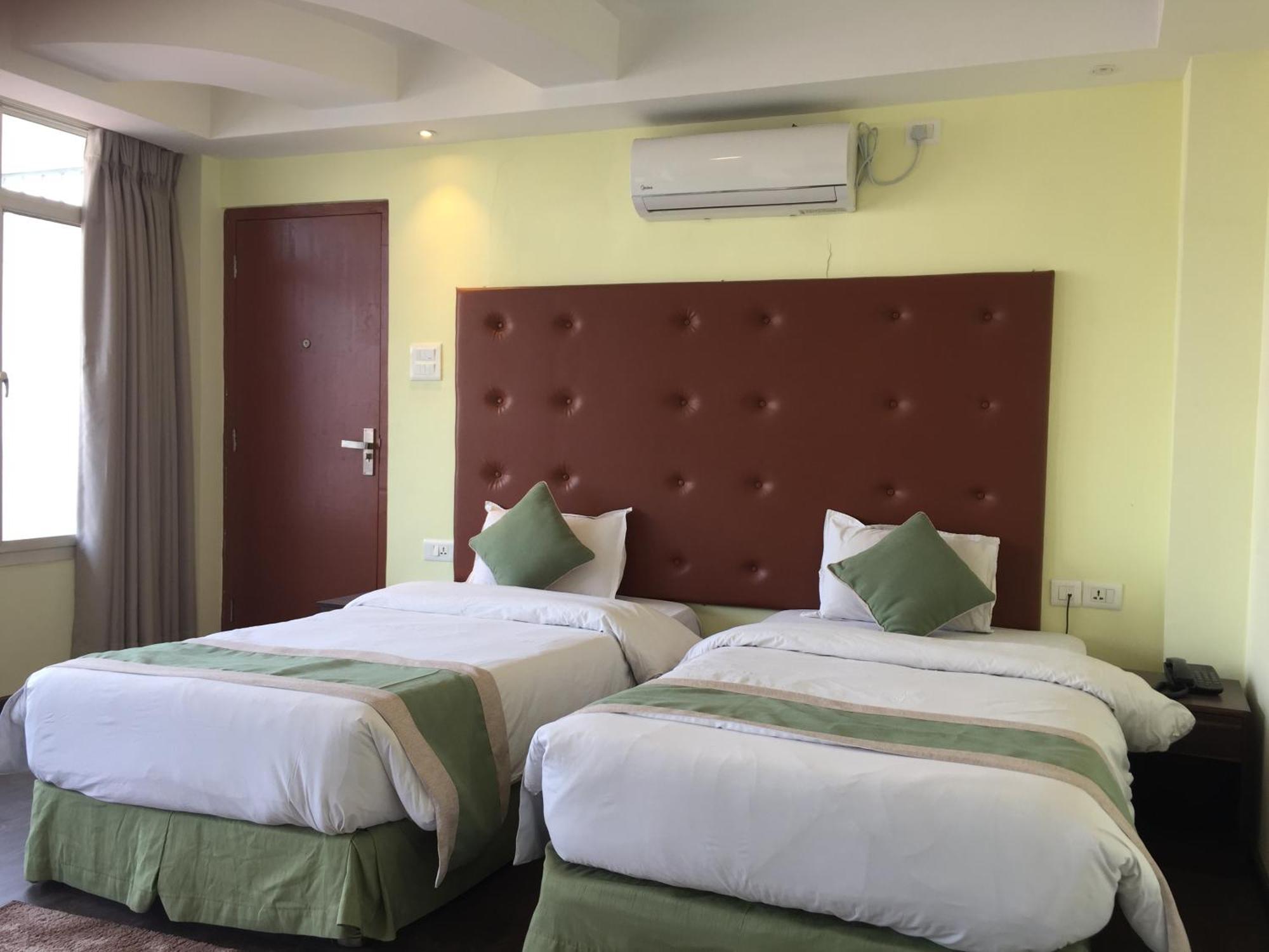 Hotel Serenity Kathmandu Esterno foto