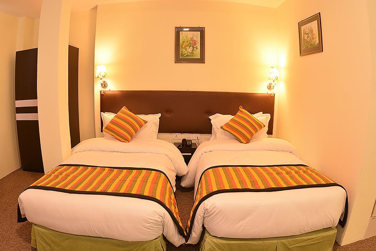 Hotel Serenity Kathmandu Esterno foto