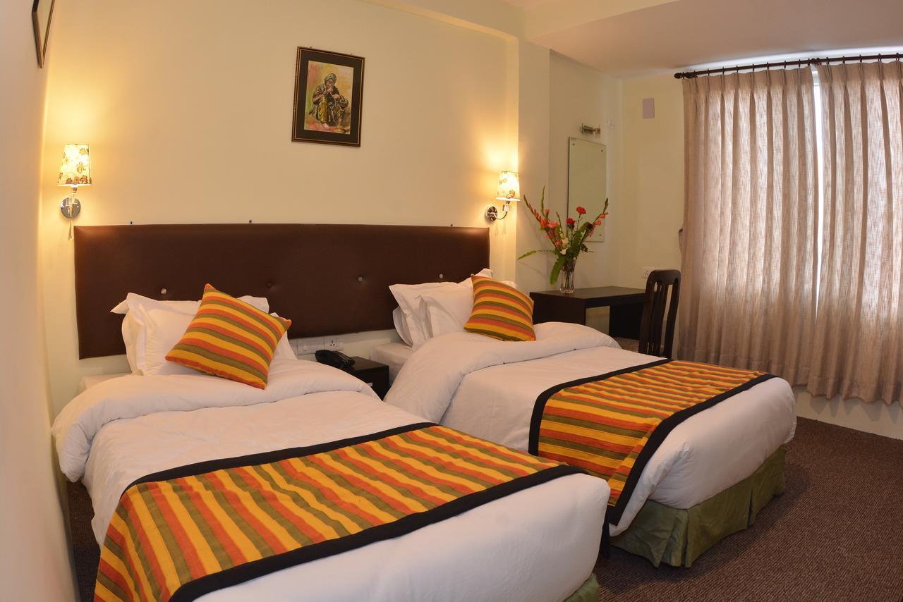 Hotel Serenity Kathmandu Esterno foto