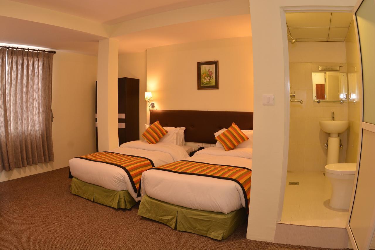 Hotel Serenity Kathmandu Esterno foto