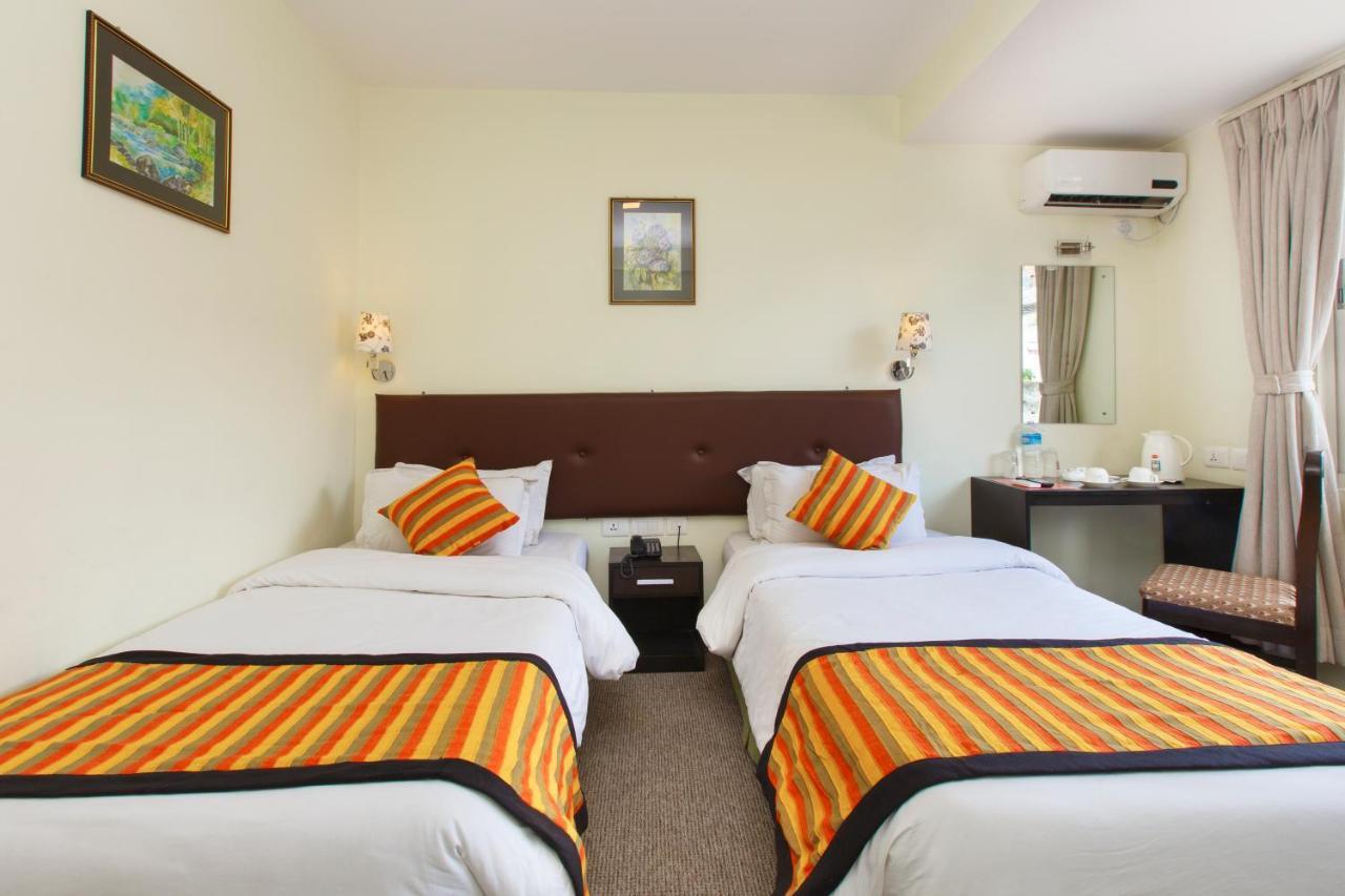 Hotel Serenity Kathmandu Esterno foto