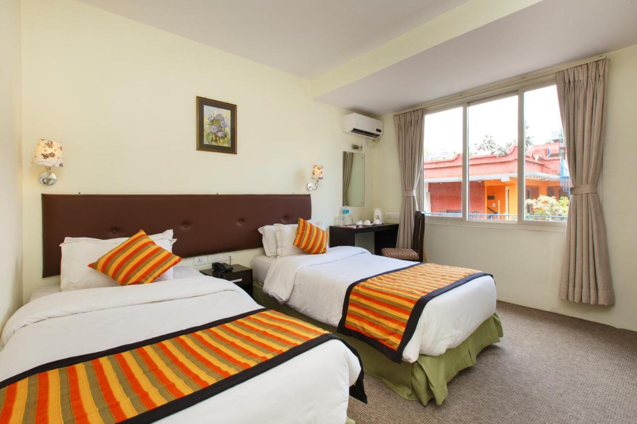 Hotel Serenity Kathmandu Esterno foto