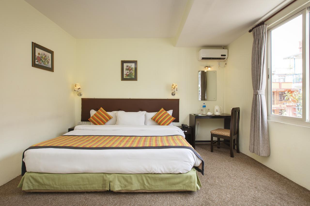 Hotel Serenity Kathmandu Esterno foto